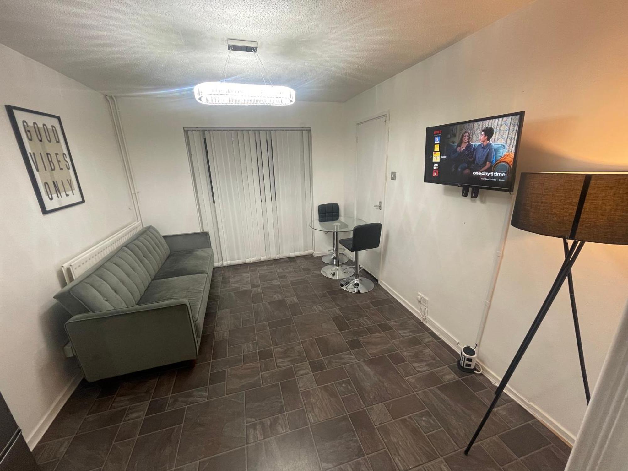 New! 4 Bedroom London House With Garden And Lawn المظهر الخارجي الصورة